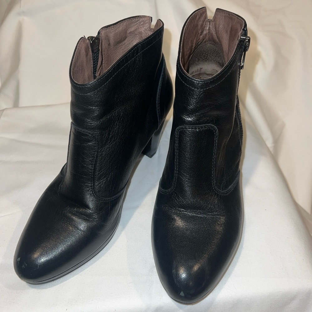 NERO GIARDINI ITALY Black Leather Ankle Boots Zipper Stacked Heel SZ 37‎